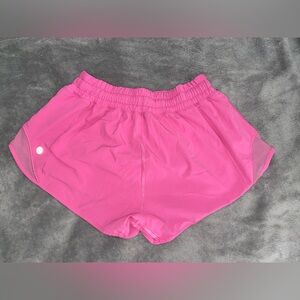 Lululemon Hotty Hot Short II *2.5" Dark Prism Pink Size 4